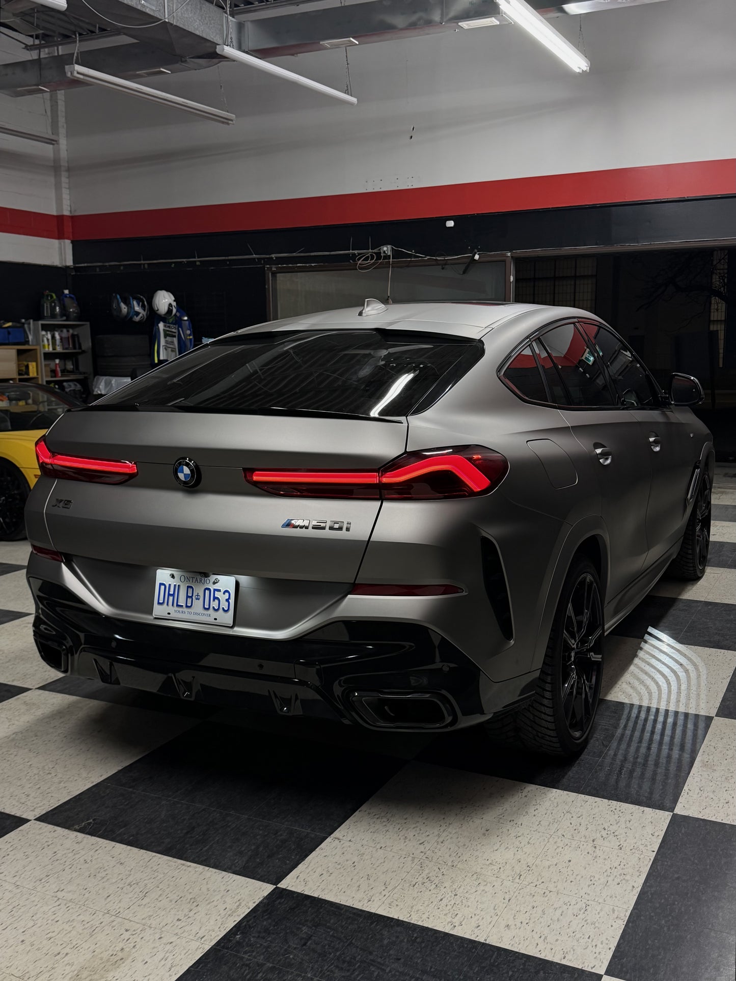BMW X6 M50i
