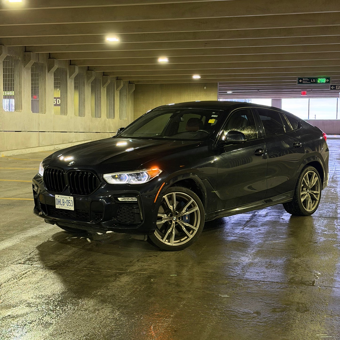 BMW X6 M50i