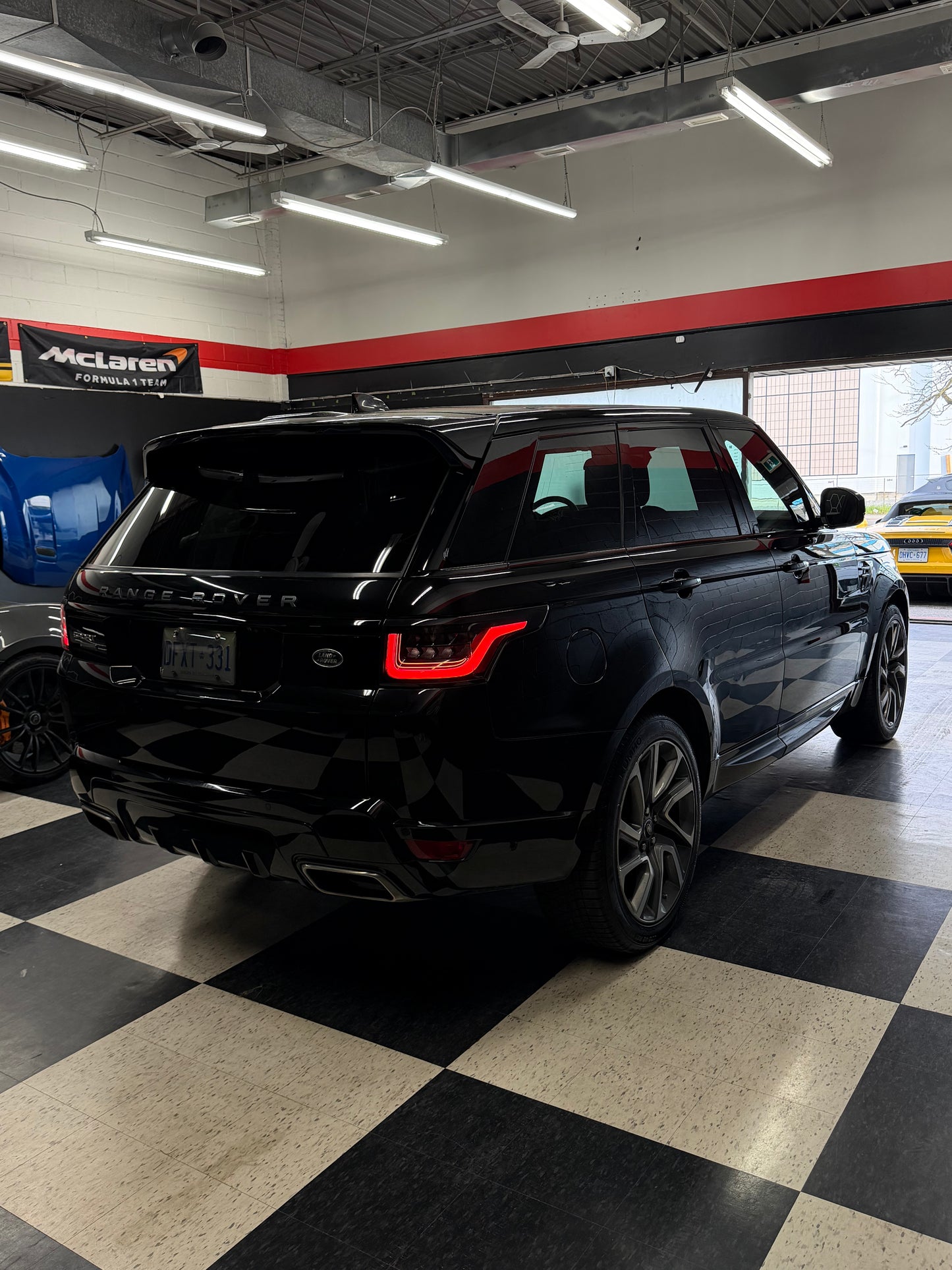 Range Rover SV