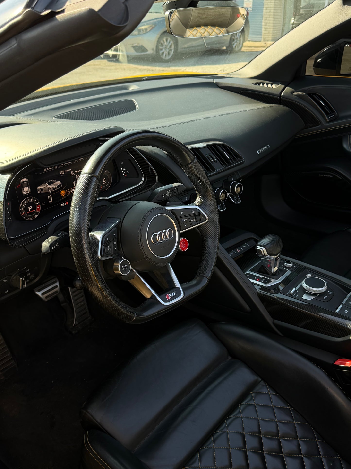 Audi R8 V10