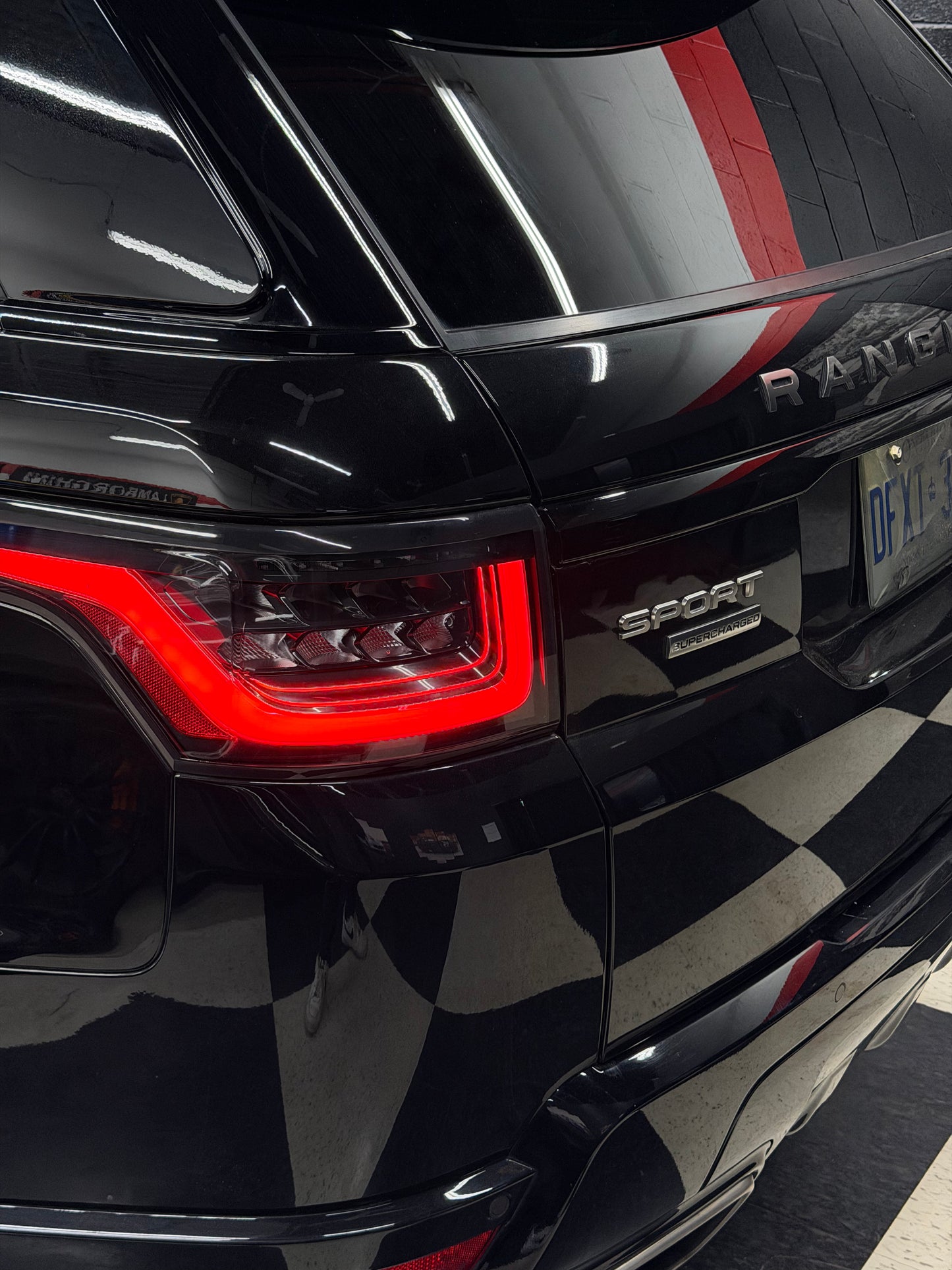 Range Rover SV