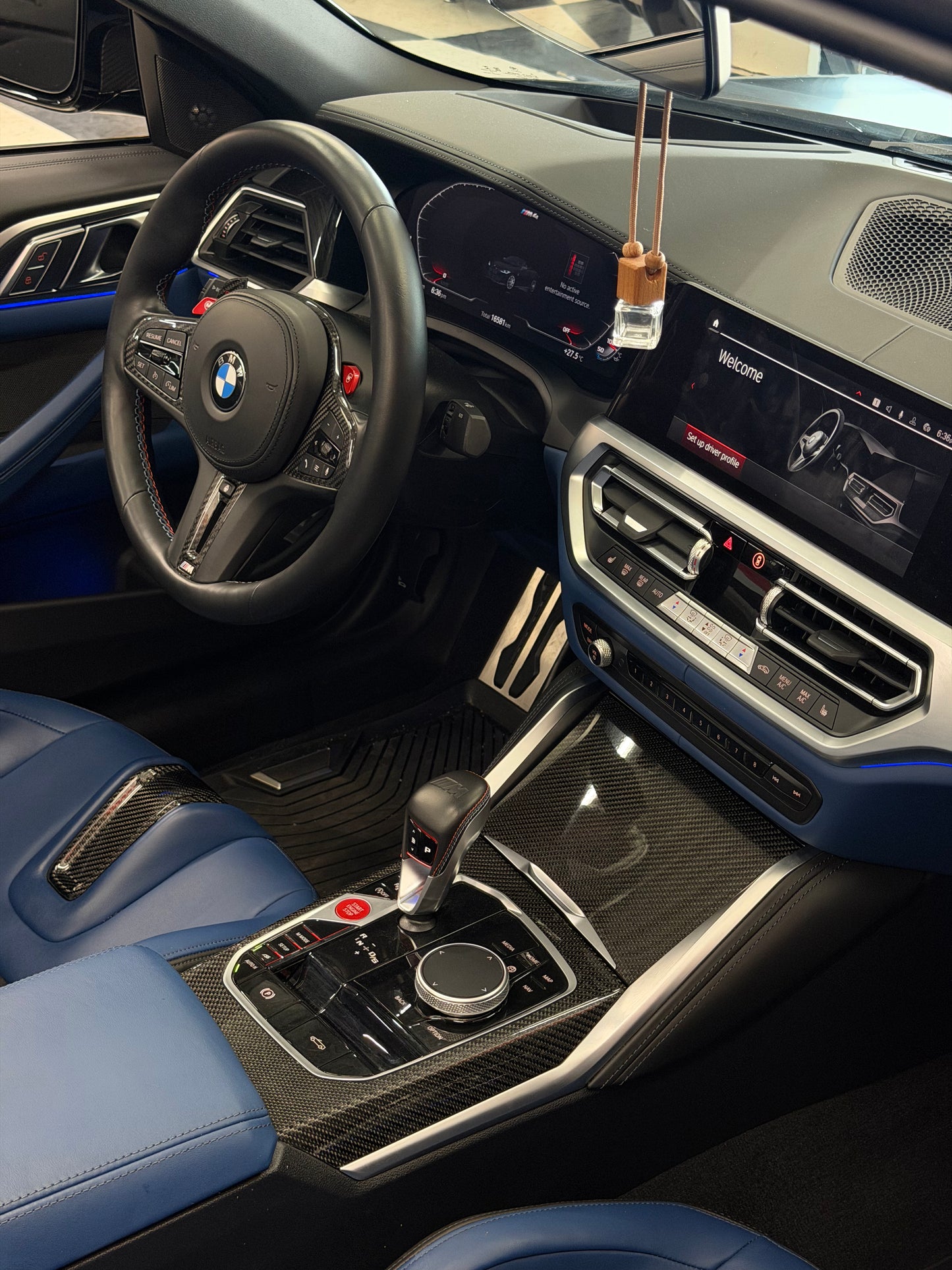BMW M4 Competition (Frozen Black)