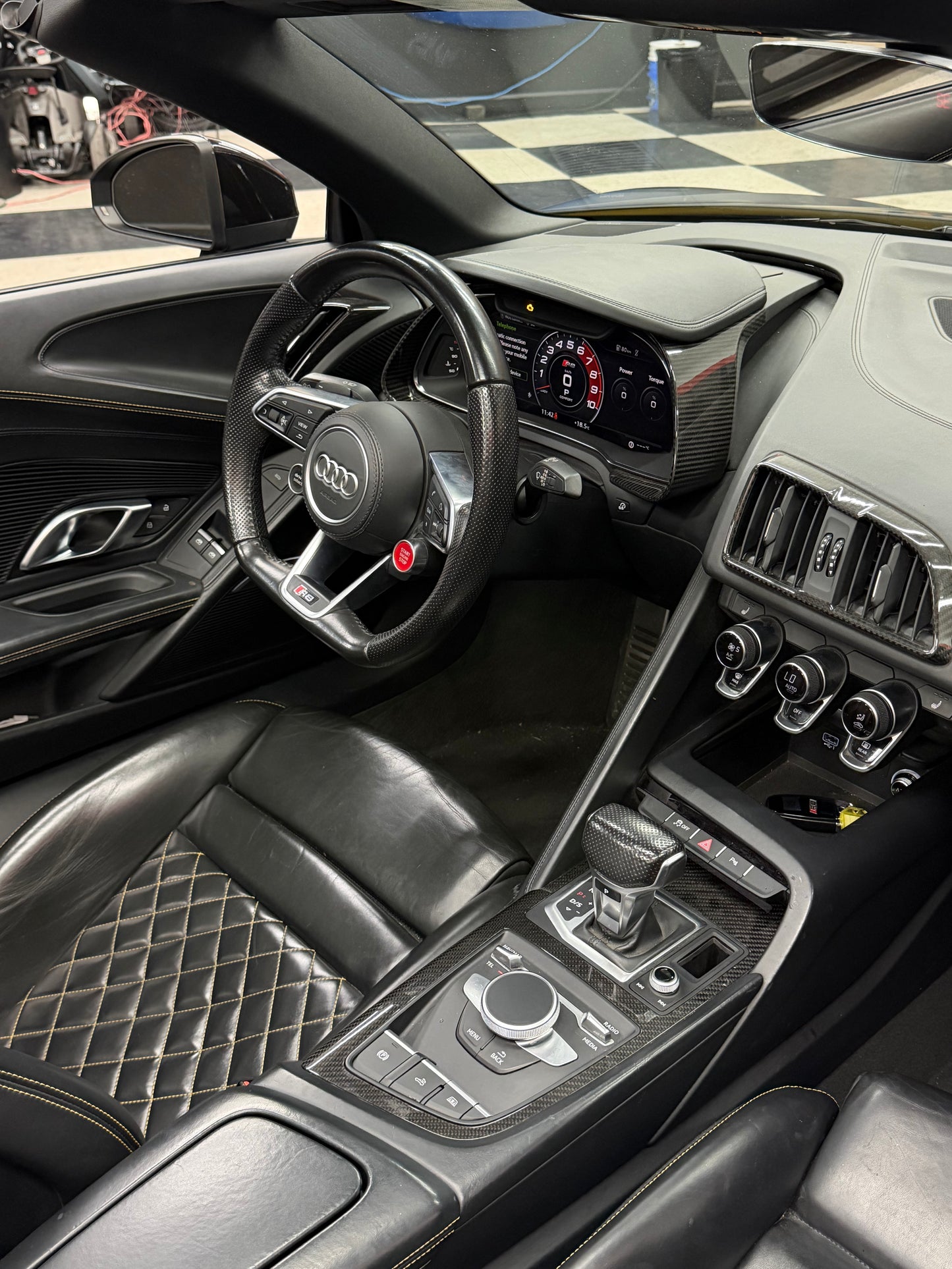Audi R8 V10